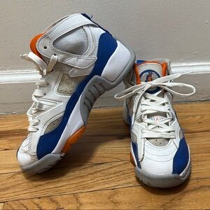 Jordan Boy’s Jumpman Two Trey Sneakers